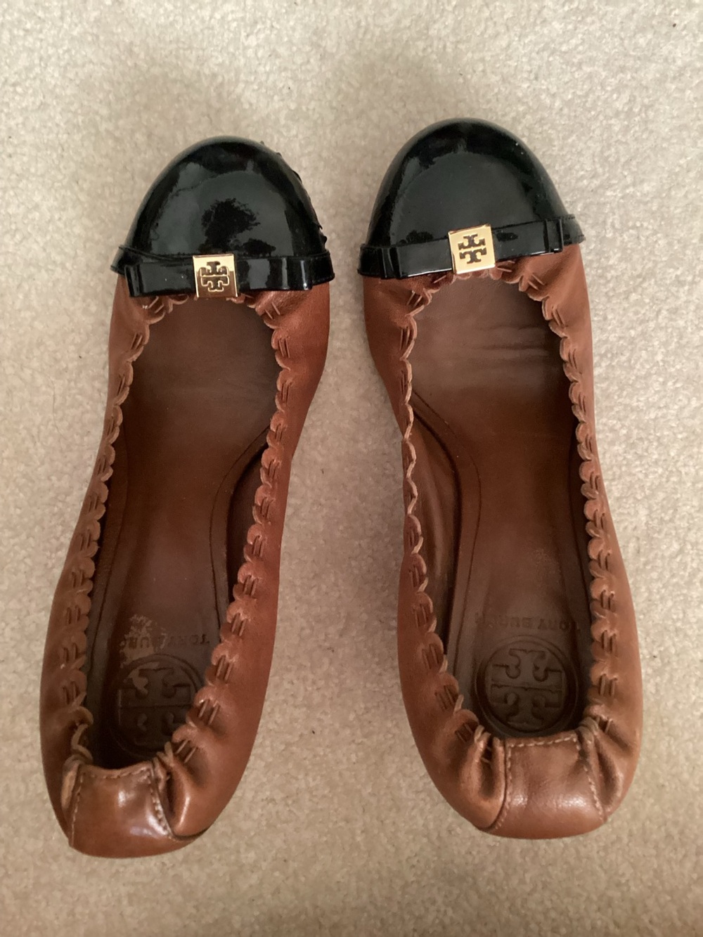 TORY BURCH 2 TONE SOFT LEATHER  ROMY PUMPS HEELS